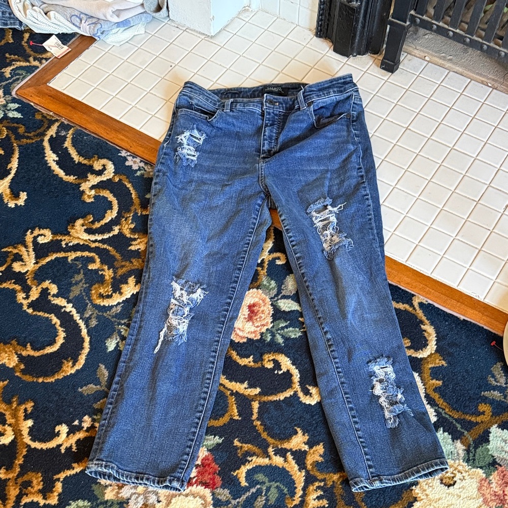 Talbots Women's Straight Leg high waist Distressed Jeans-in good shape-98 retail